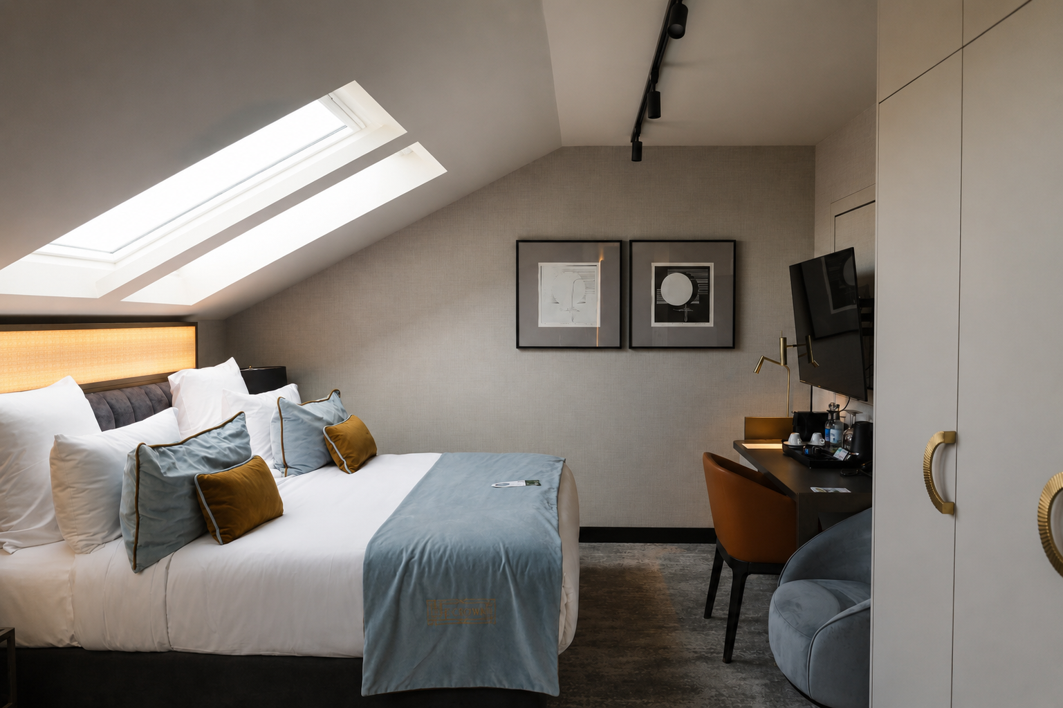 Renata Guzera linocuts in The Crown Krakow, interior visualisation